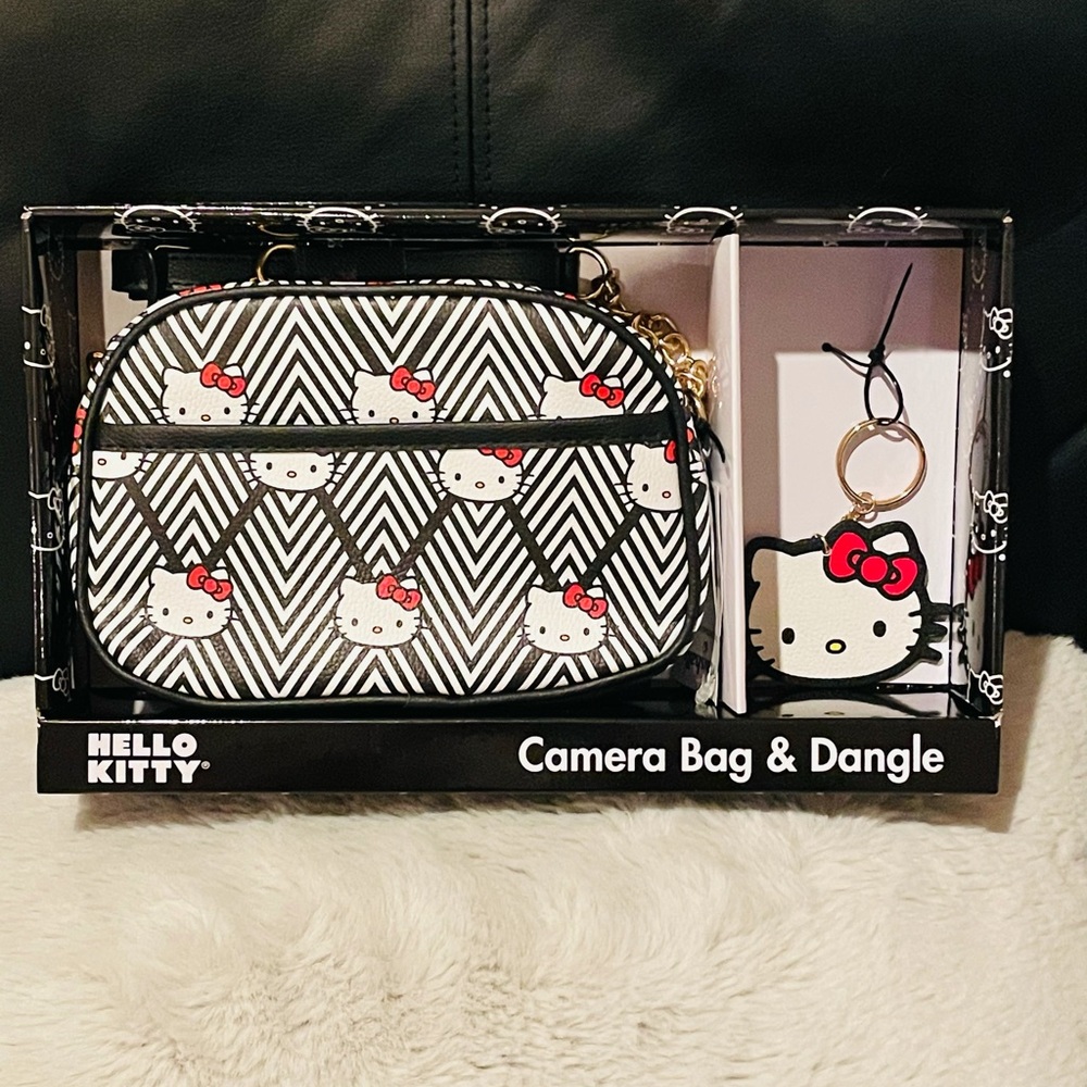 Sanrio Hello Kitty Camera Bag & Dangle Set